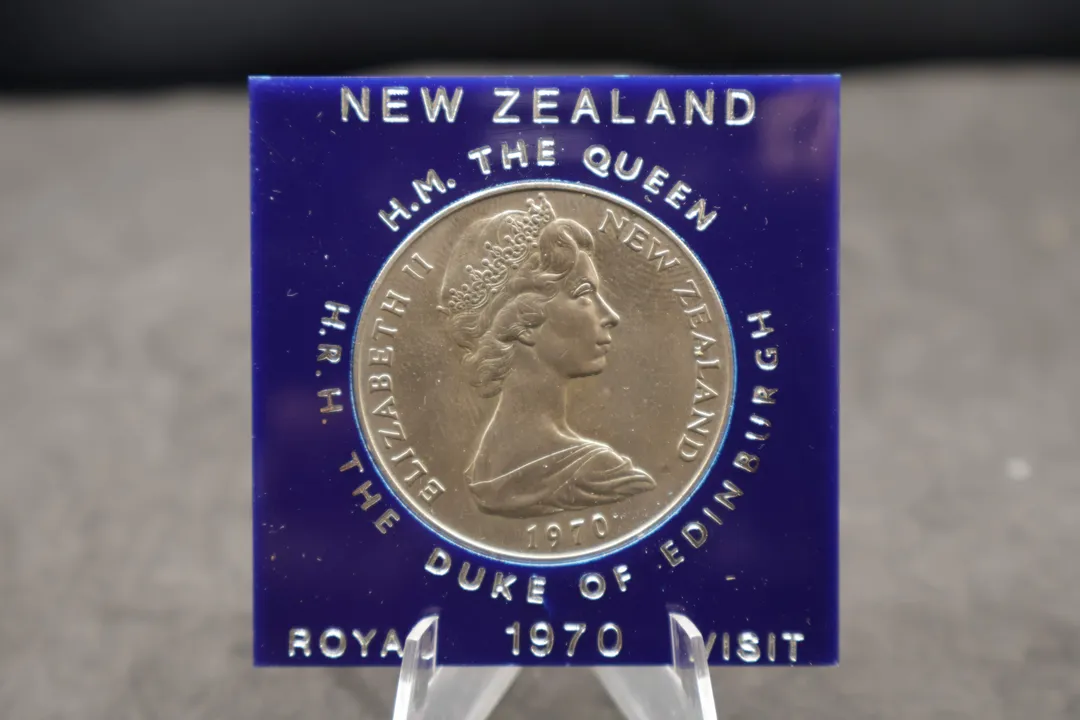 Lot 29 — New Zealand 1970 Cook Bicentenary $1 Coin