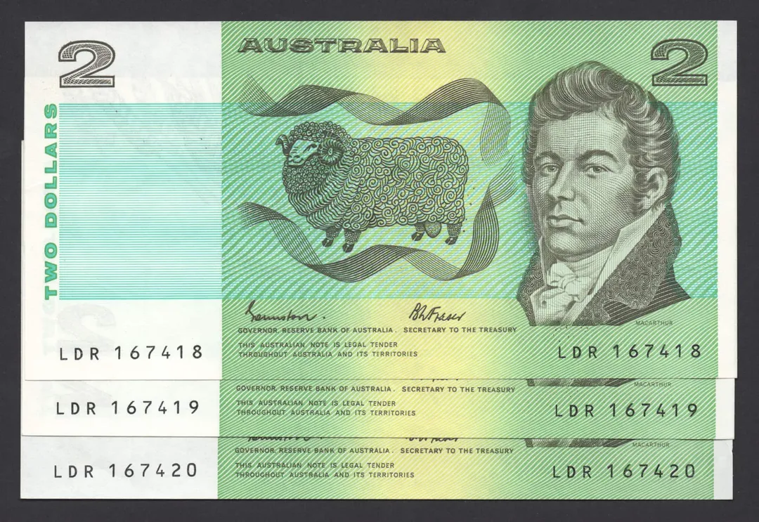 Lot 32 — 1985 $2 Johnston/Fraser General Prefix Run of 3 []